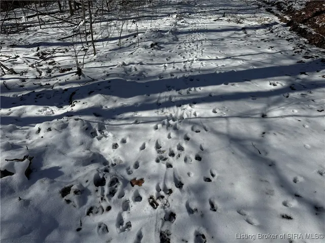 $312,900 | 4 In-237, English, IN 47118