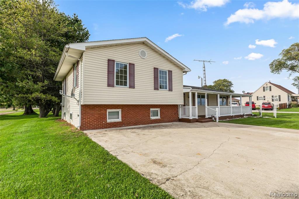 1951 Ida Maybee Road Monroe, MI 48162 - Photo 3 of 40