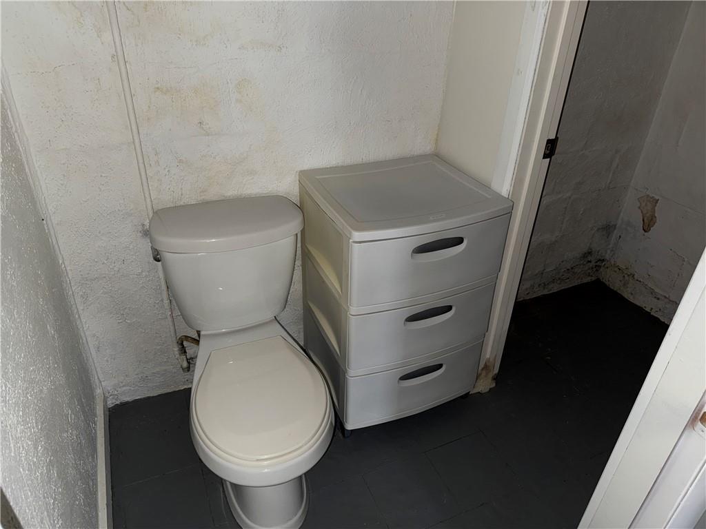 151 Thorne Road Washington, PA 15301 - Photo 17 of 23 a utility room with dryer and washer