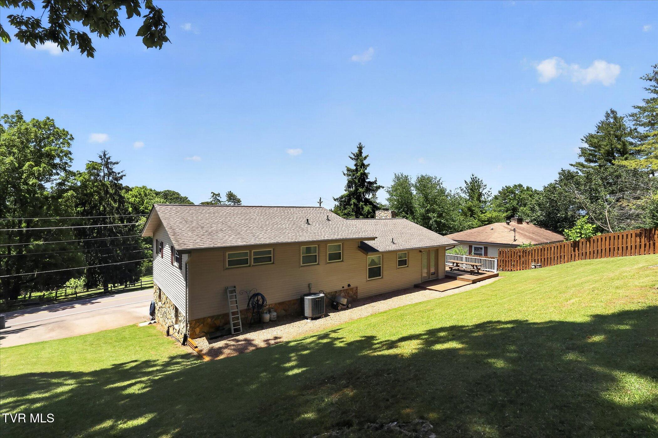 3852 Ridge Line Drive Kingsport, TN 37664 - Photo 32 of 51 33-3852-Ridgeline-Dr-Kingsport-WindowSti