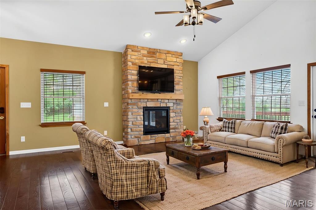 10236 Hawthorn Road Foristell, MO 63348 - Photo 13 of 92