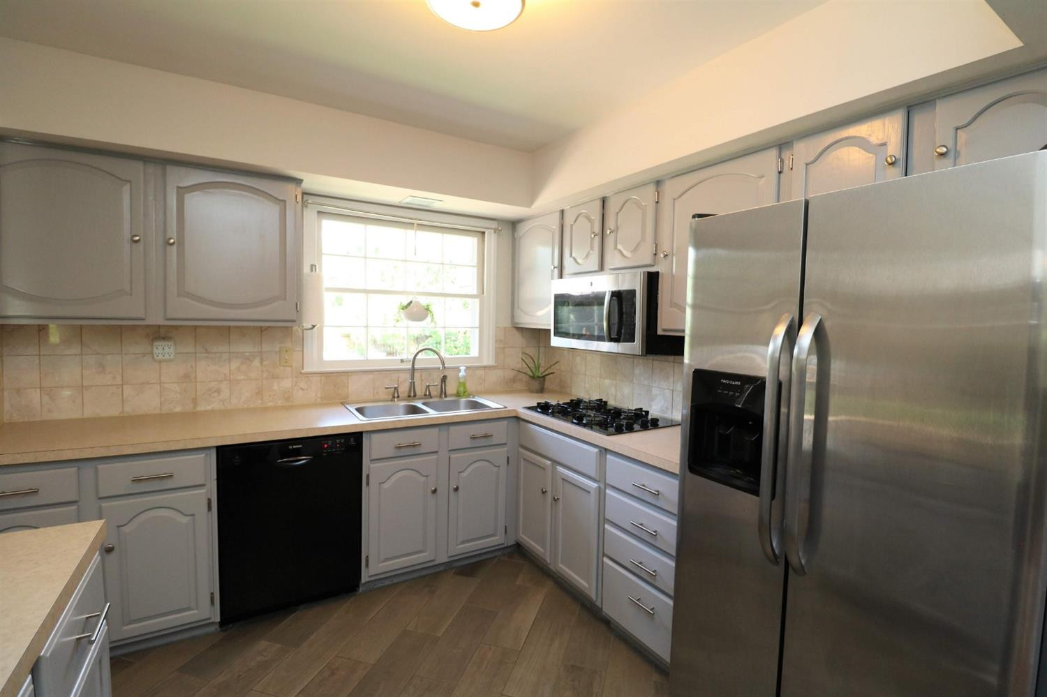 1033 Castleton Way Lexington, KY 40517 - Photo 9 of 26 Listing Photo