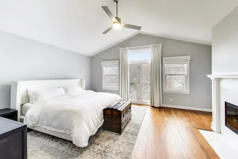 2720 North Magnolia Avenue, Chicago, IL 60614