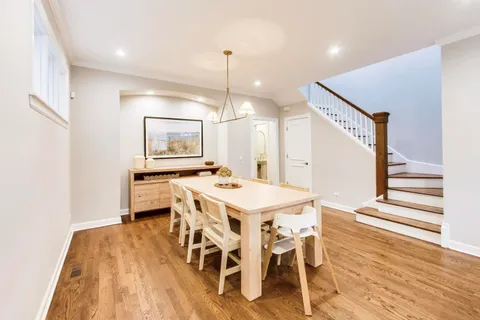 2720 North Magnolia Avenue, Chicago, IL 60614