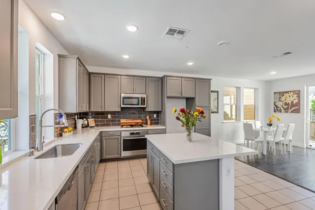 $875,000 | 1861 Shasta Lane, Hercules, CA 94547