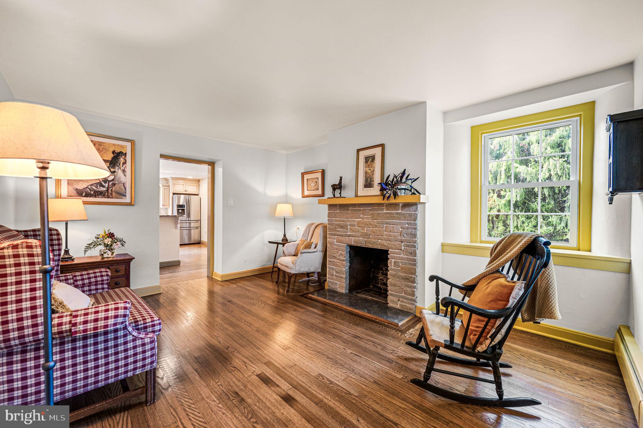466 Old Schuylkill Road Pottstown, PA 19465 - Photo 11 of 44 Living room