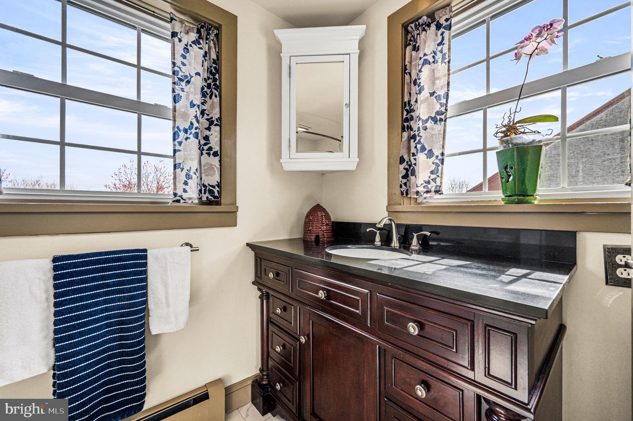 466 Old Schuylkill Road Pottstown, PA 19465 - Photo 17 of 44 Primary Bath