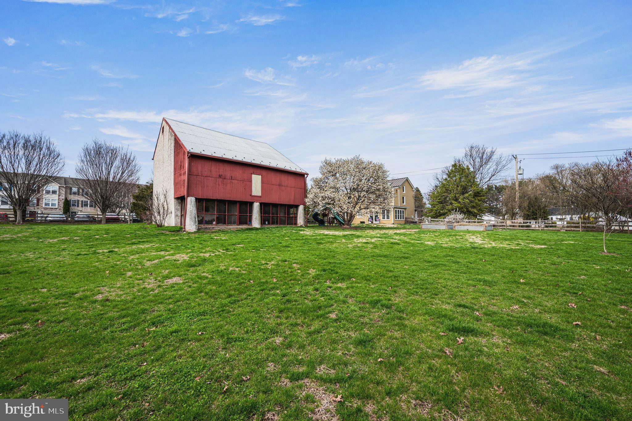 466 Old Schuylkill Road Pottstown, PA 19465 - Photo 41 of 44 Bank Barn with screened in aviary