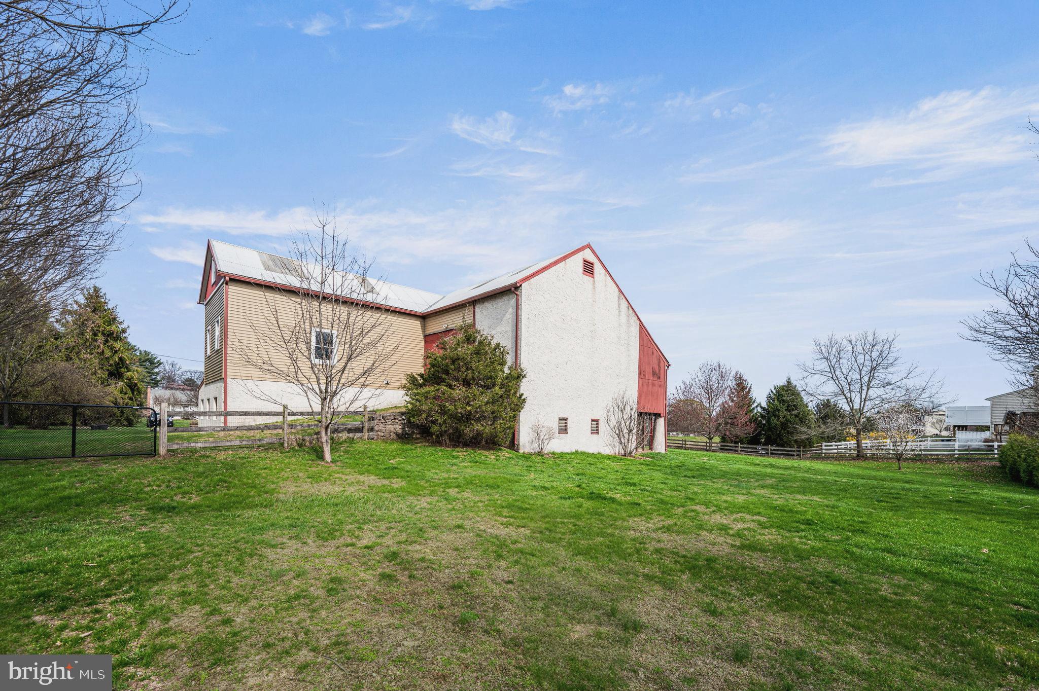 466 Old Schuylkill Road Pottstown, PA 19465 - Photo 42 of 44 Bank Barn