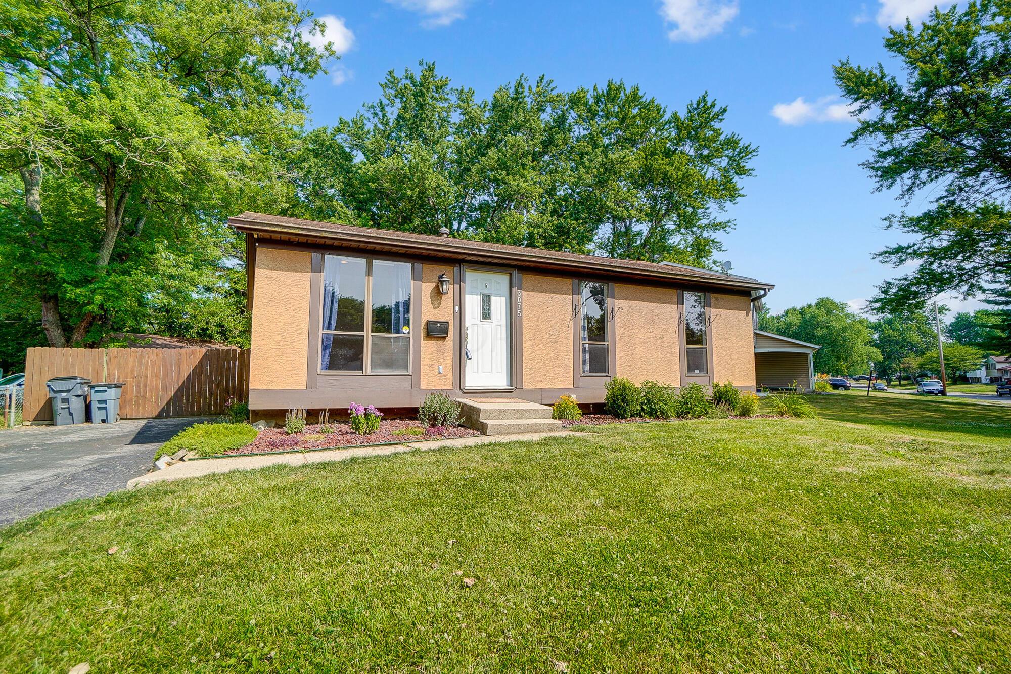 3075 Whitlow Road Columbus, OH 43232 - Photo 16 of 45 Front