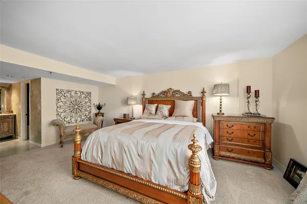 $2,900 | 3525 Sage Road, Unit 1512, Houston, TX 77056