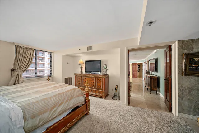 $2,900 | 3525 Sage Road, Unit 1512, Houston, TX 77056