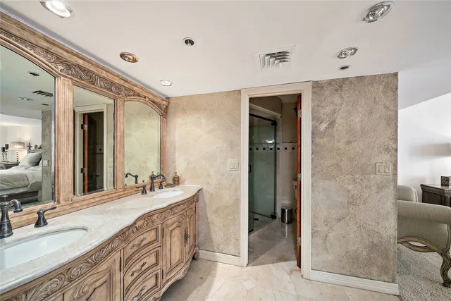 $2,900 | 3525 Sage Road, Unit 1512, Houston, TX 77056