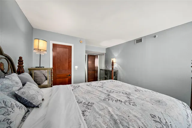 $2,900 | 3525 Sage Road, Unit 1512, Houston, TX 77056