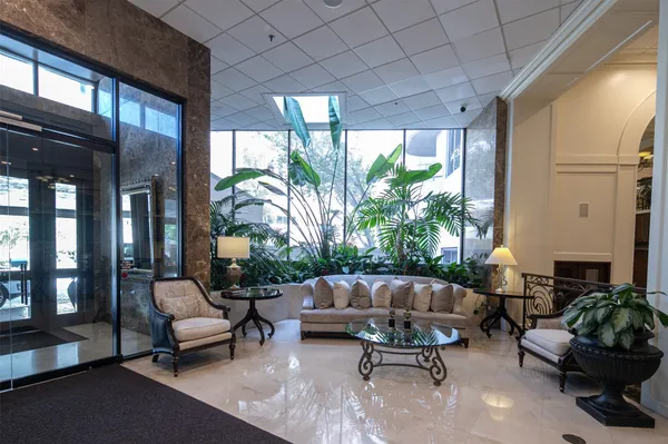 $2,900 | 3525 Sage Road, Unit 1512, Houston, TX 77056