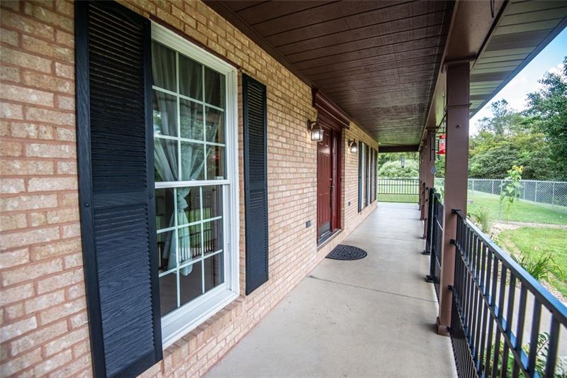 555 Hanlin Station Road Burgettstown, PA 15021 - Photo 2 of 25