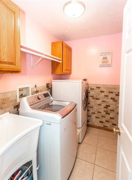 555 Hanlin Station Road Burgettstown, PA 15021 - Photo 14 of 25