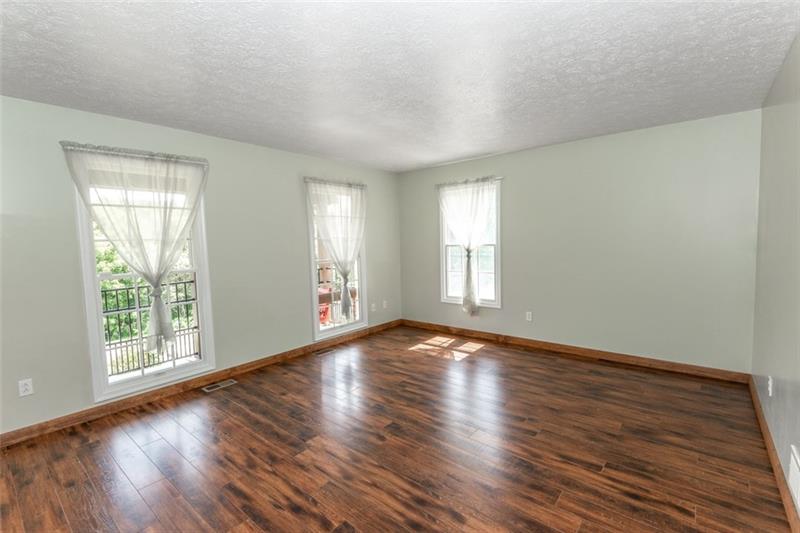 555 Hanlin Station Road Burgettstown, PA 15021 - Photo 4 of 25