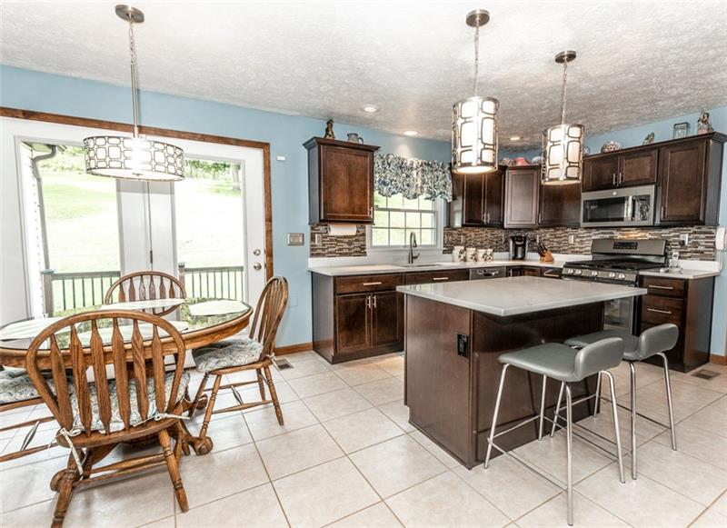 555 Hanlin Station Road Burgettstown, PA 15021 - Photo 8 of 25