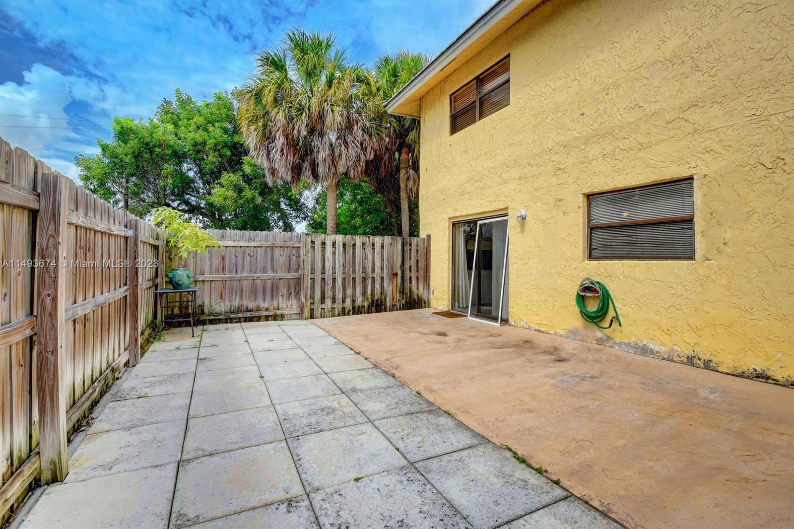 256 Southwest 6th Street, Unit 6 Boca Raton, FL 33432 - Photo 38 of 39 a view of backyard