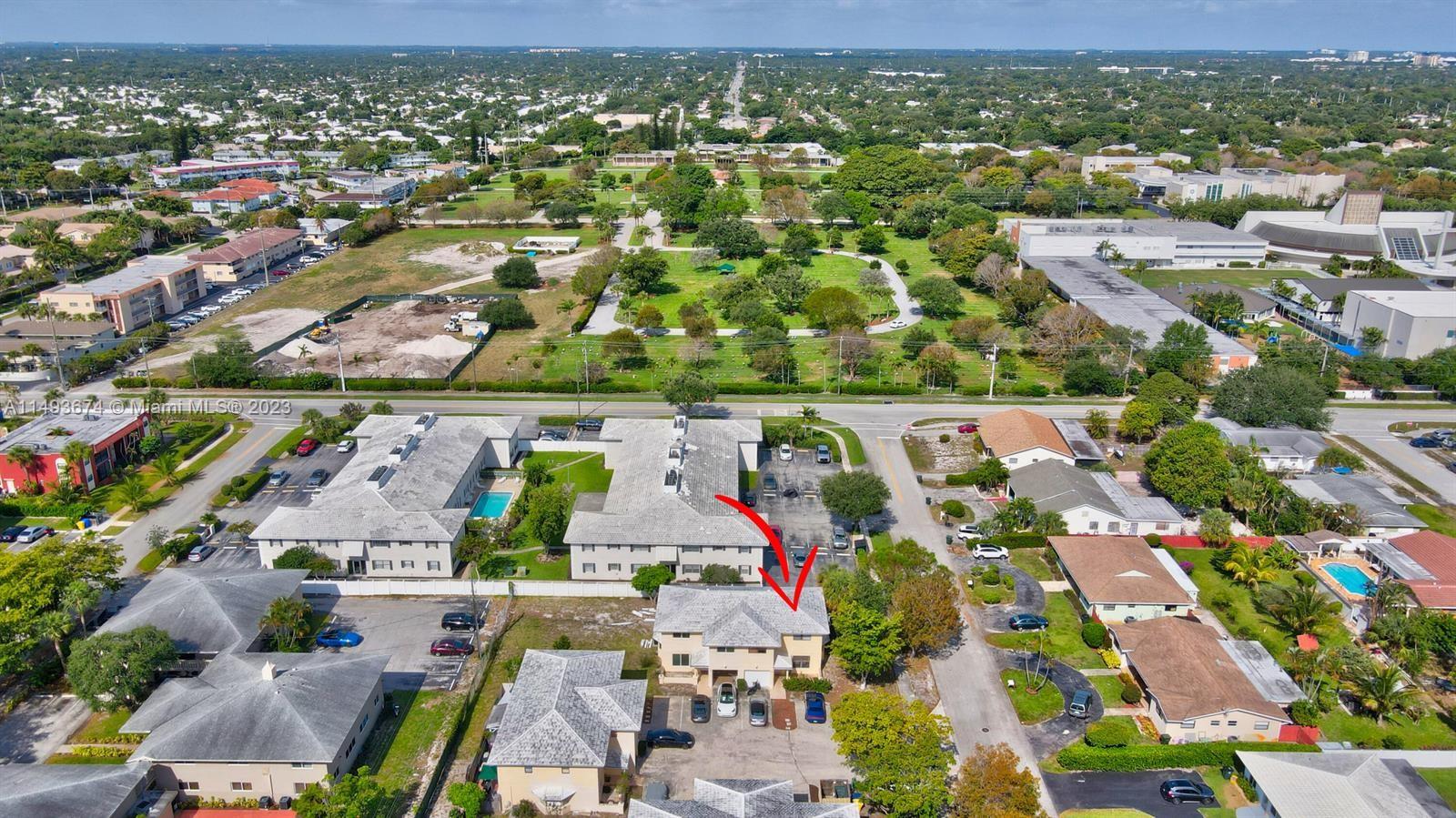 256 Southwest 6th Street, Unit 6 Boca Raton, FL 33432 - Photo 7 of 39 an aerial view of residential houses with outdoor space