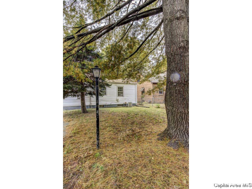 2040 Marland Street Springfield, IL 62702 - Photo 2 of 36