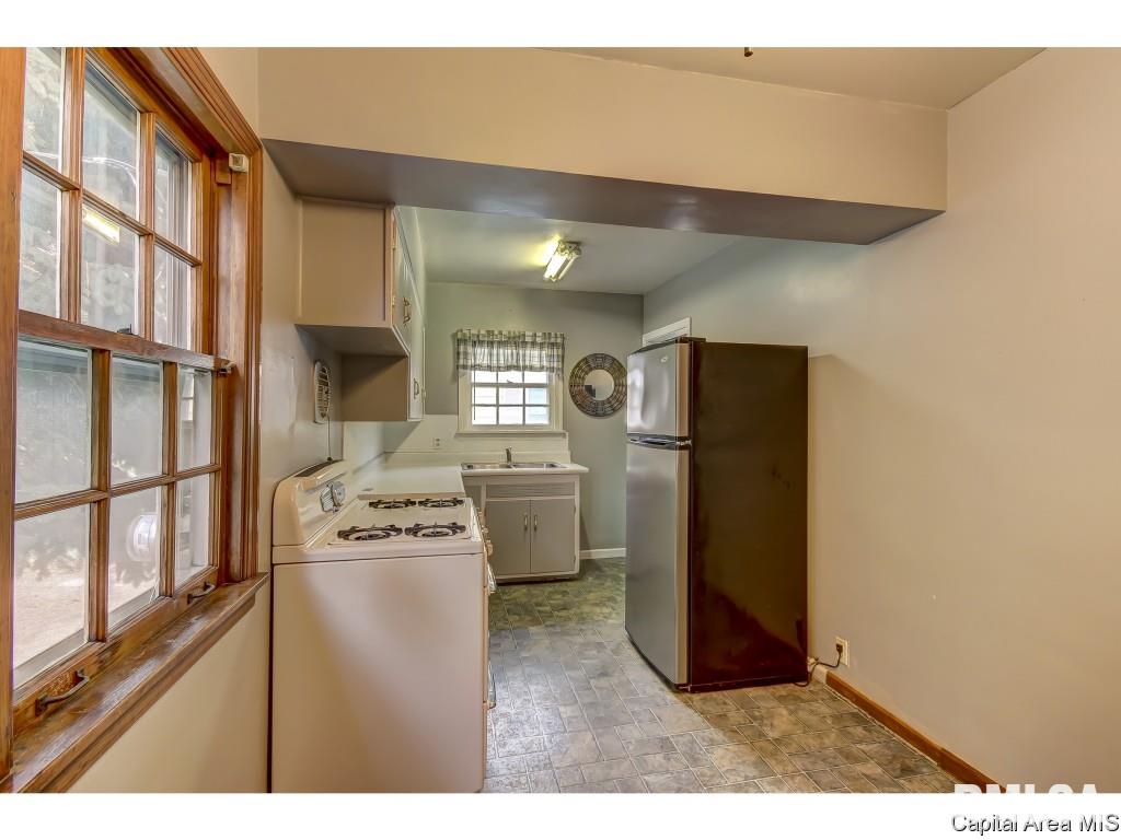 2040 Marland Street Springfield, IL 62702 - Photo 11 of 36