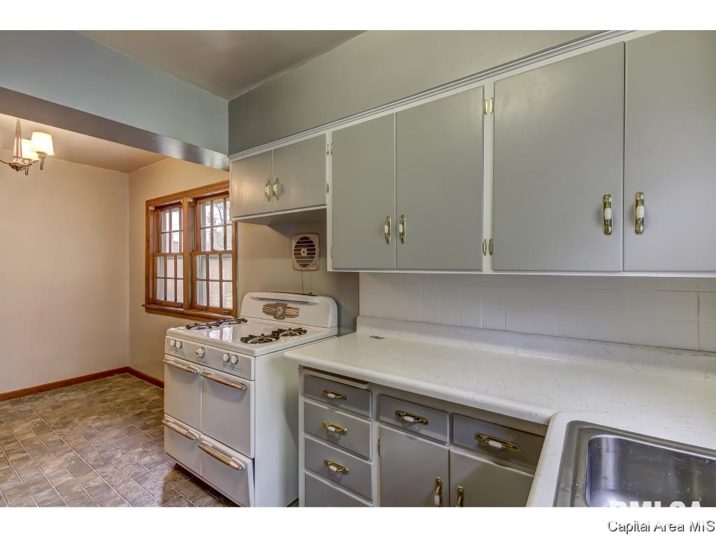 2040 Marland Street Springfield, IL 62702 - Photo 12 of 36