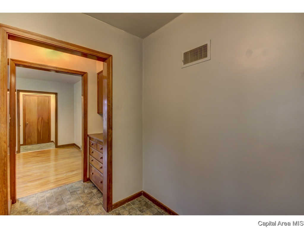 2040 Marland Street Springfield, IL 62702 - Photo 16 of 36