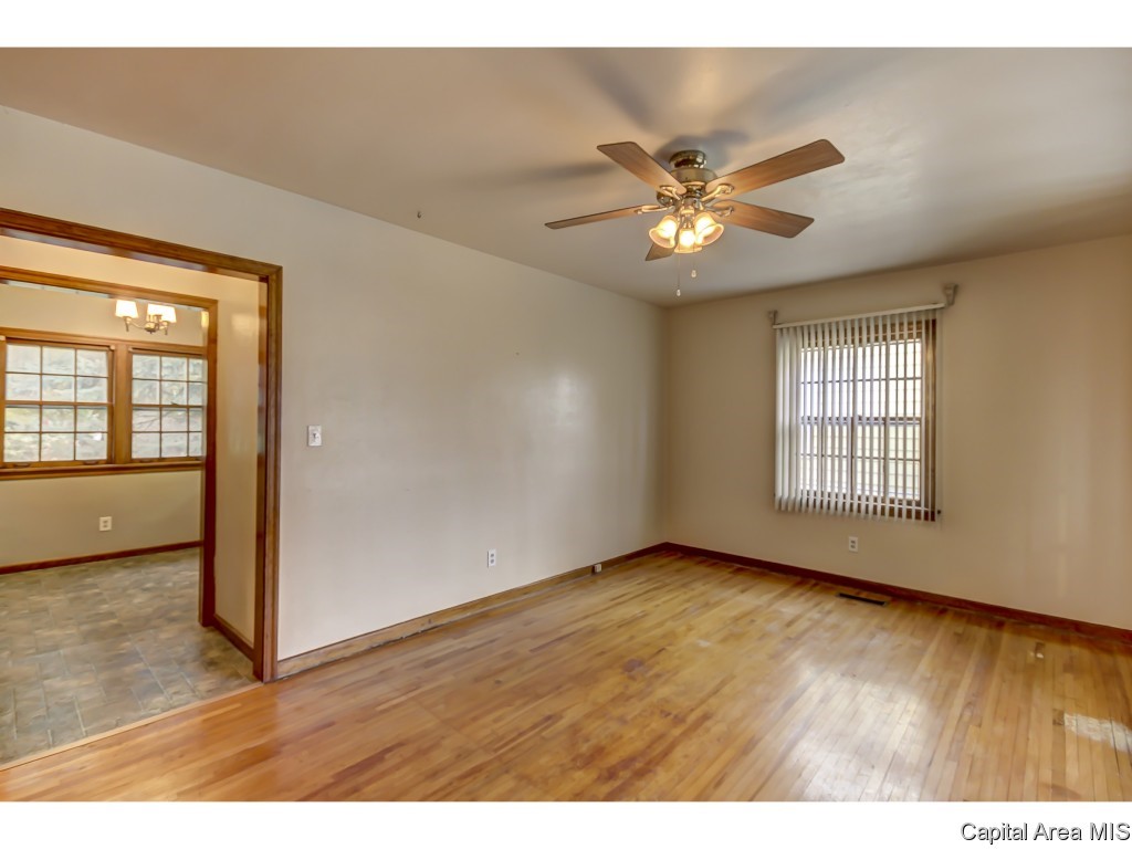 2040 Marland Street Springfield, IL 62702 - Photo 4 of 36