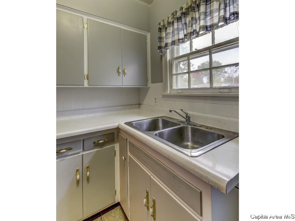 2040 Marland Street Springfield, IL 62702 - Photo 10 of 36