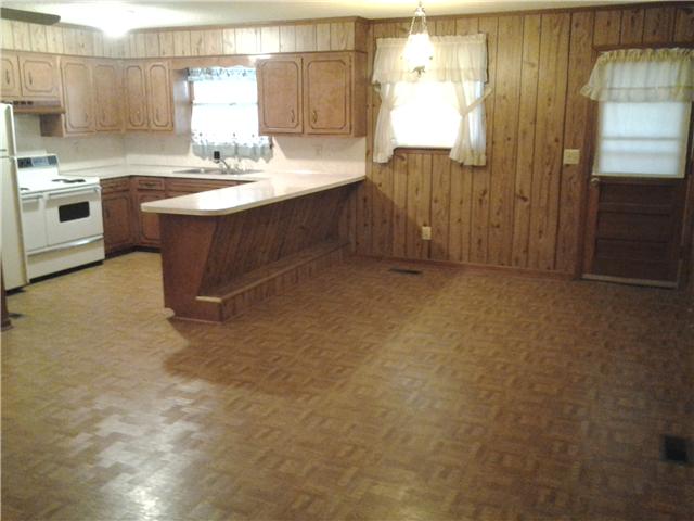 2704 Old Temperance Hall Road Lancaster, TN 38569 - Photo 3 of 10