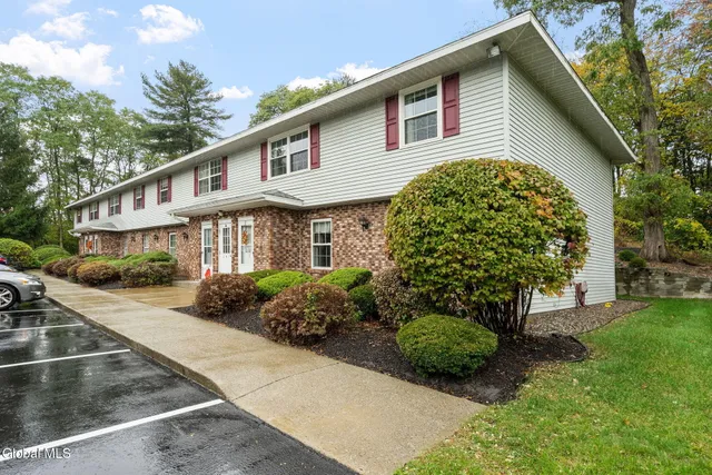 $179,900 | 25 A Pine Lane, Unit 6A, Albany, NY 12203
