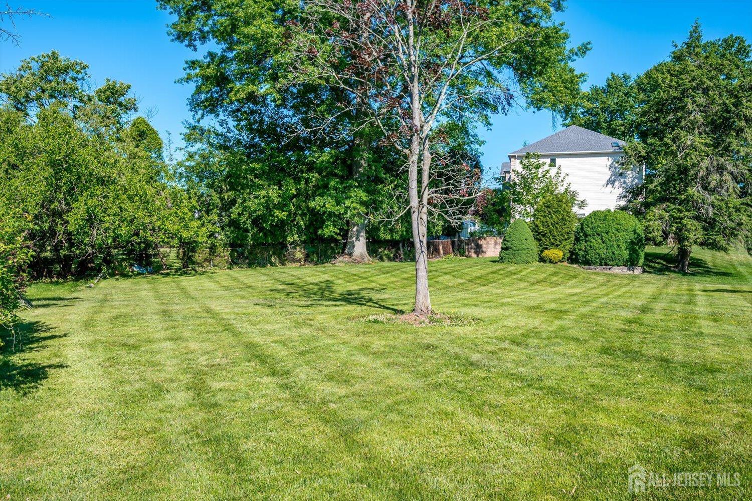 9 Annette Drive Edison, NJ 08820 - Photo 30 of 35