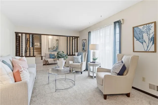 $395,000 | 10250 Caenen Drive, Lenexa, KS 66215