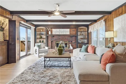 $395,000 | 10250 Caenen Drive, Lenexa, KS 66215