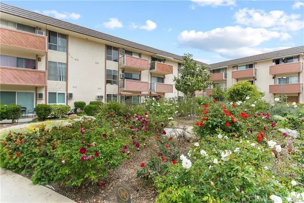 $1,800 | 5585 Pacific Coast Highway, Unit 152, Long Beach, CA 90804