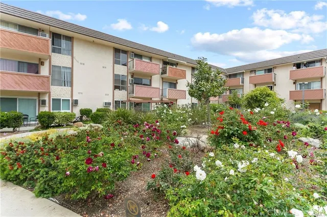 $1,800 | 5585 Pacific Coast Highway, Unit 152, Long Beach, CA 90804