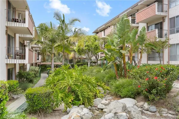 $1,800 | 5585 Pacific Coast Highway, Unit 152, Long Beach, CA 90804