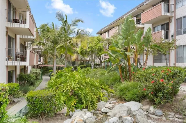 $1,800 | 5585 Pacific Coast Highway, Unit 152, Long Beach, CA 90804