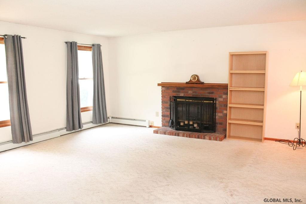 81 Algonquin Road Halfmoon, NY 12065 - Photo 3 of 32 Photo 3