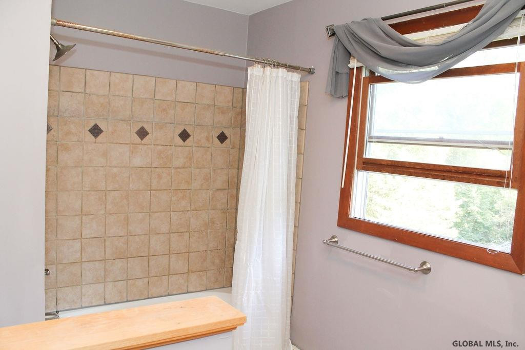 81 Algonquin Road Halfmoon, NY 12065 - Photo 7 of 32 Photo 7
