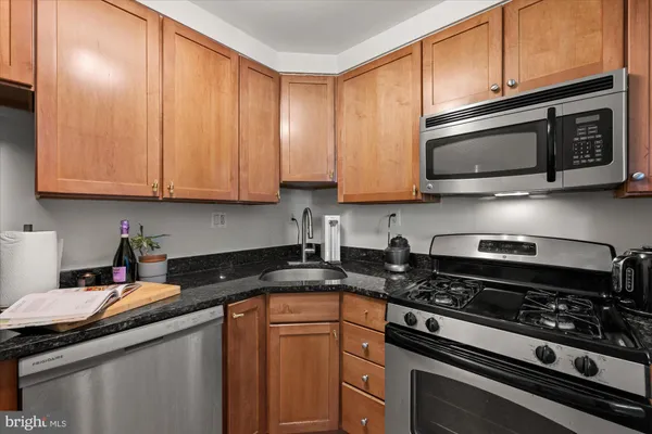 $2,295 | 4840 MacArthur Boulevard Northwest, Unit 301, Washington, DC 20007