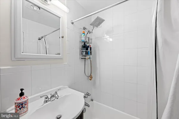 $2,295 | 4840 MacArthur Boulevard Northwest, Unit 301, Washington, DC 20007