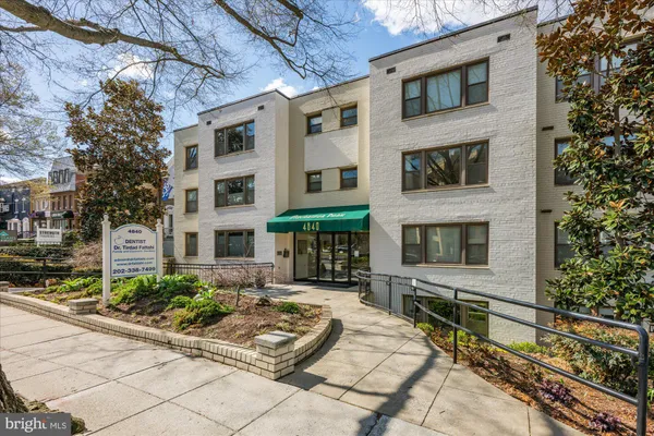$2,295 | 4840 MacArthur Boulevard Northwest, Unit 301, Washington, DC 20007