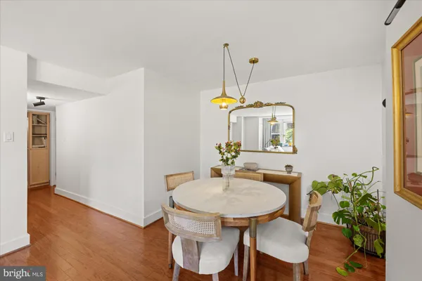 $2,295 | 4840 MacArthur Boulevard Northwest, Unit 301, Washington, DC 20007