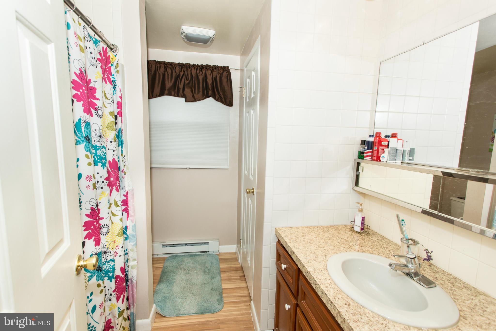 8542 Mapleville Road Boonsboro, MD 21713 - Photo 17 of 29 Hall Bath
