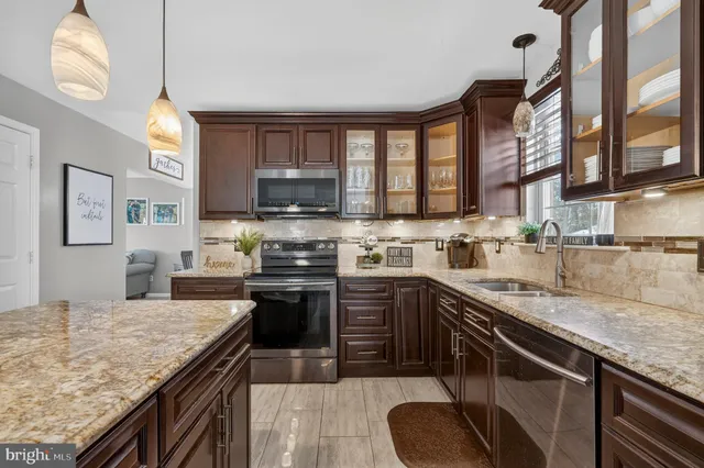 $474,900 | 207 Woodbridge Lane, Douglassville, PA 19518