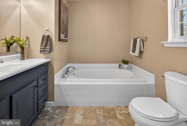 $474,900 | 207 Woodbridge Lane, Douglassville, PA 19518