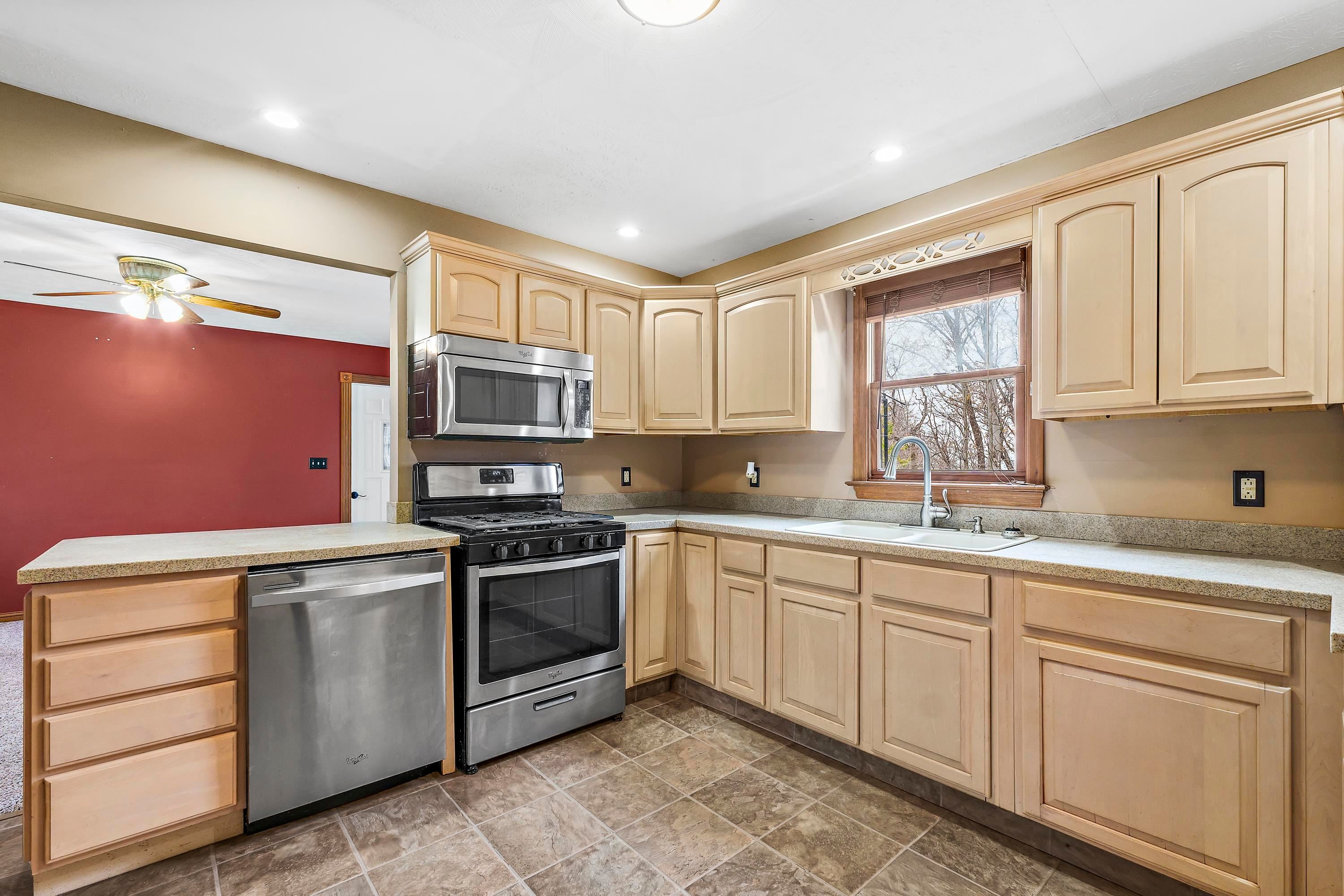 40 Hubbards Heights Road Huntington, WV 25704 - Photo 8 of 32 Gallery Image 8